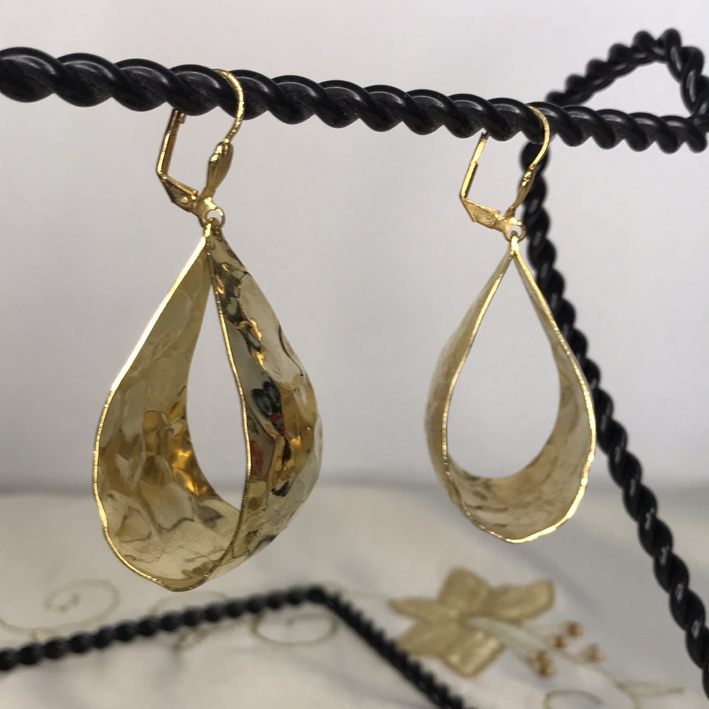 Shiny Gold Tone Metal Earrings VTG 80’s - Picture 2 of 4